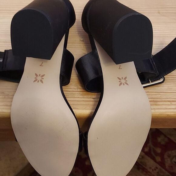 BCBG black sandal double strap satin sandals size 7 strappy sandal - Picture 4 of 6